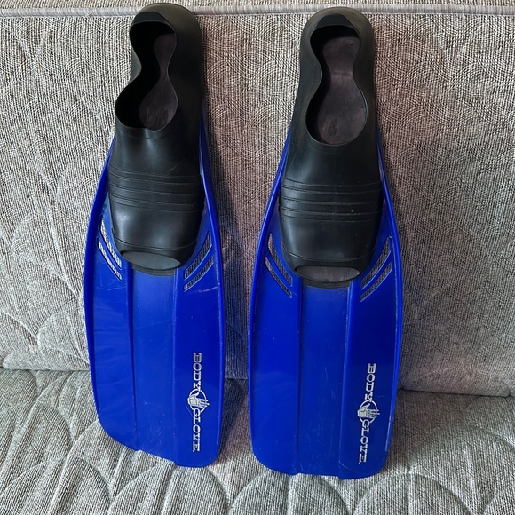 BODY GLOVE FLIPPERS SIZE 42 44 8-10 ITALY 🇮🇹